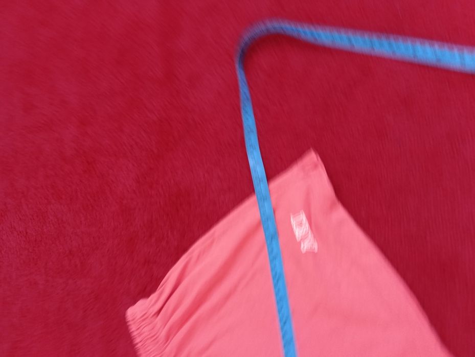 Pantaloni scurți corai