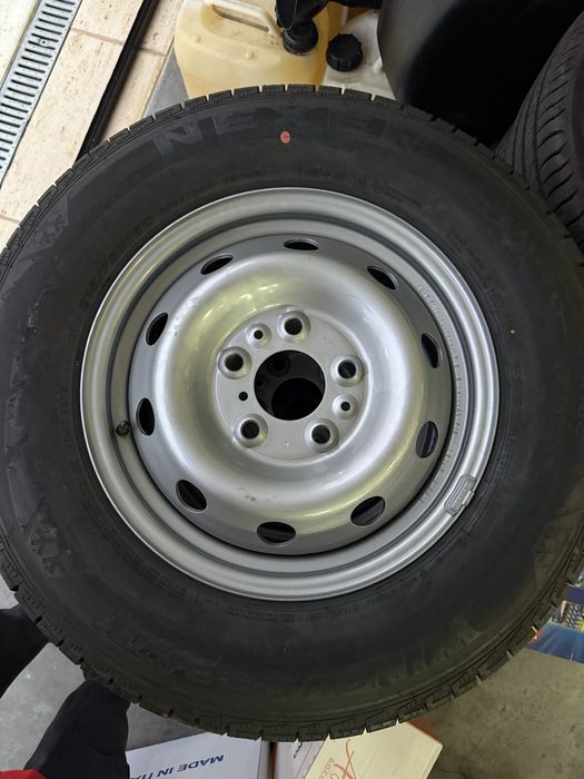 Jante cu senzori si cauciucuri nexen  215/75r16C