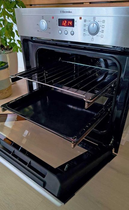 Cuptor electric incorporabil Electrolux