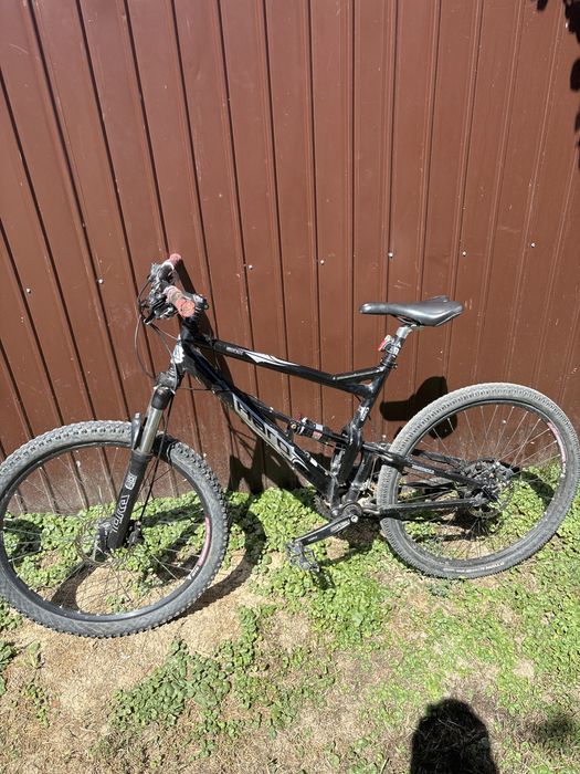 Bicicleta full suspension