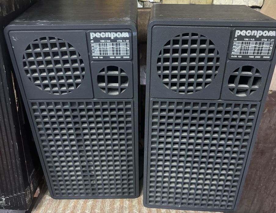 Дек финезиа1,усиловател респром ,тонколони и 30бр касети