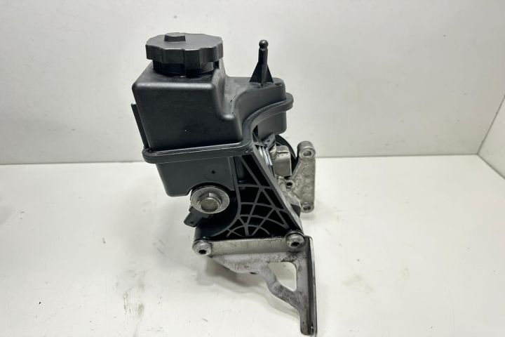 Pompa servodirectie 2.2 cdi Mercedes-Benz E-Class W212