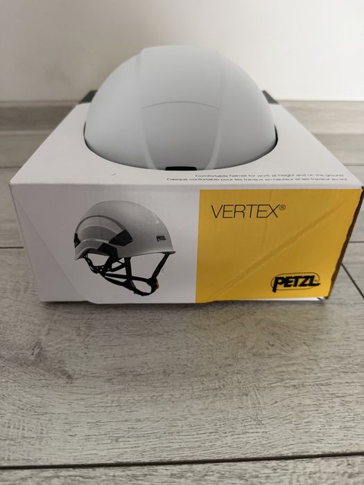 Casca Petzl Vertex Noua