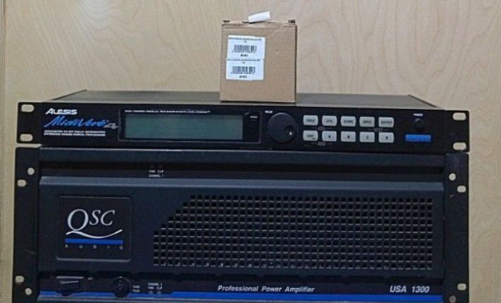 Американский усилитель мощности QSC. USA 1300