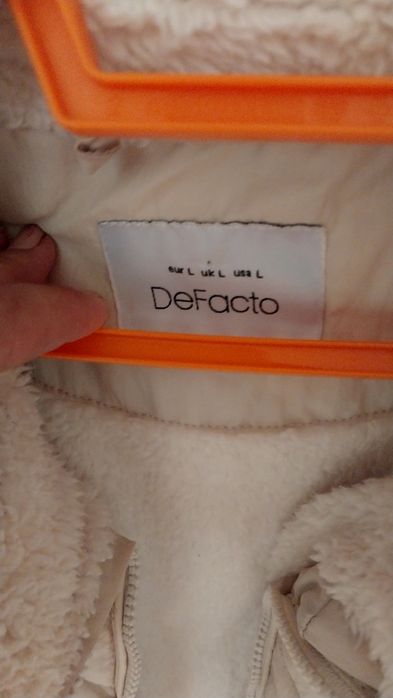 Женская куртка размер L