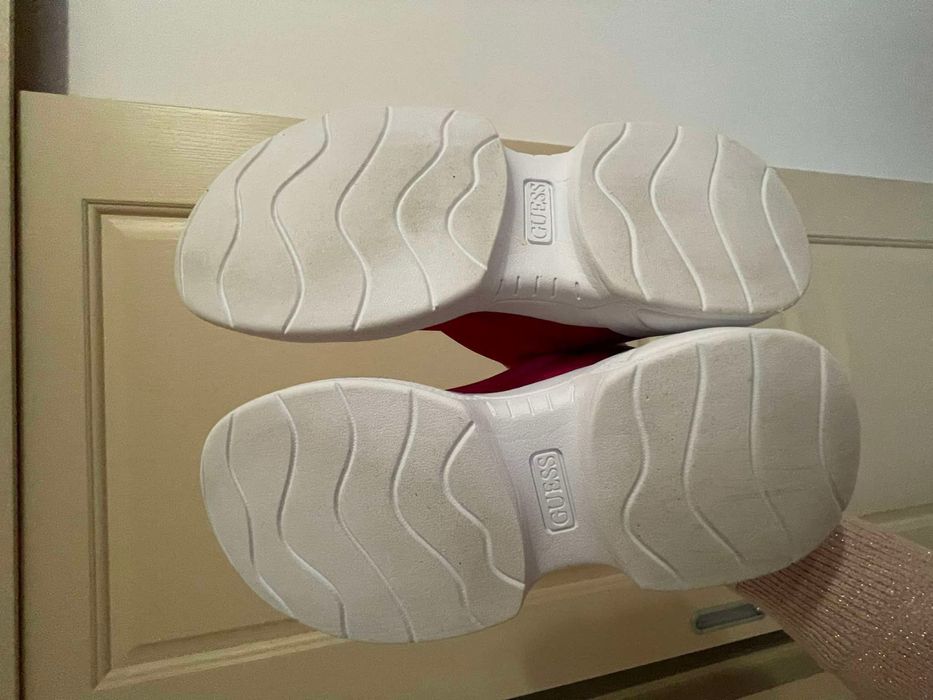 GUESS ориг.маратонки от Англия