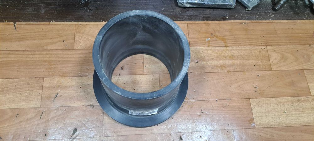 Втулка литая под фланец Д160 для труб ПНД