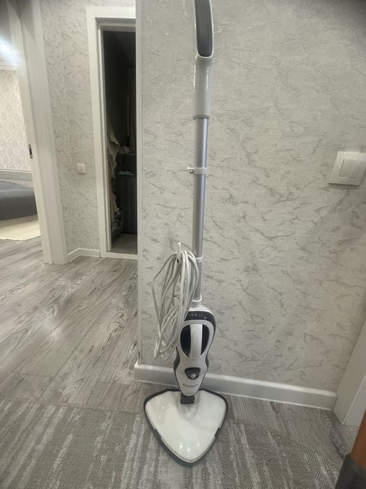 Продам паровую швабру Kitfort.