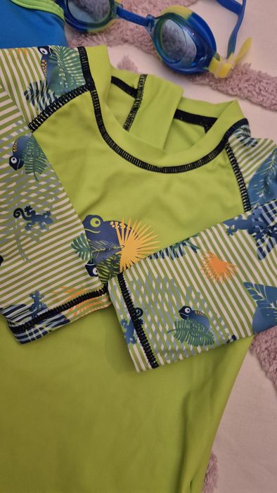 Бански за момче 92
Като ново
Цветовете са уникални.
92 размер
Целият к