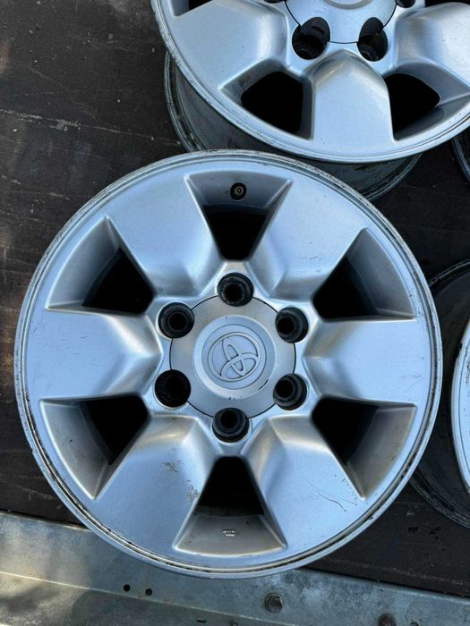 Джанти за Toyota Hilux 6x139,7 15 цола 7j et30 6x139.7