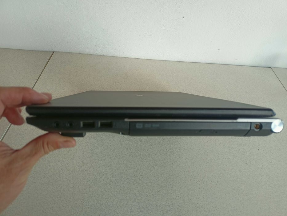 Laptop Acer V3-731 display 17,3 procesor I3-3212m ram 8gb HDD 750g