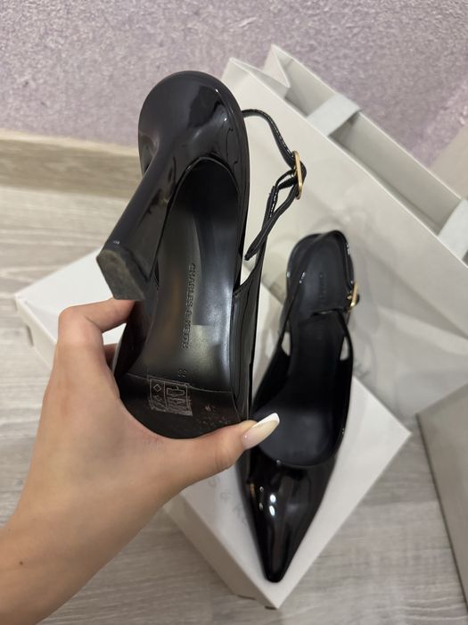 Туфли charles & keith