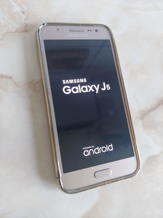 [J5] Vând Samsung Galaxy J5 Gold pe Vodafone + husă BONUS //poze reale