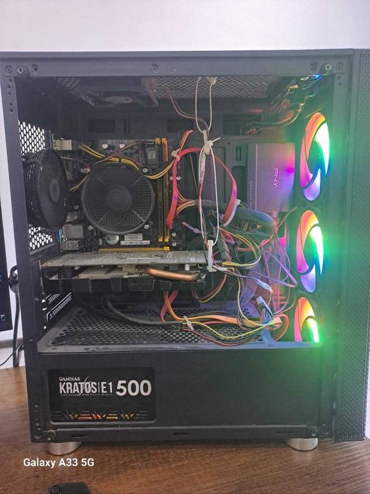 Komyuter srochni sotiladi narxini kelishamiz