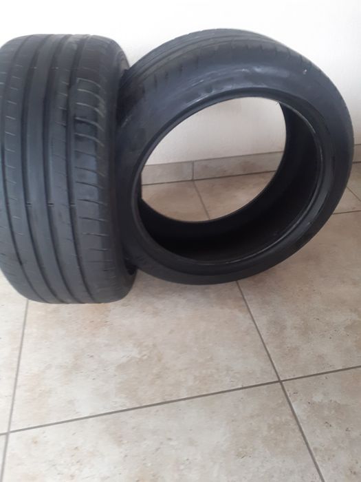 Vind două anvelope vara 245 40 r18