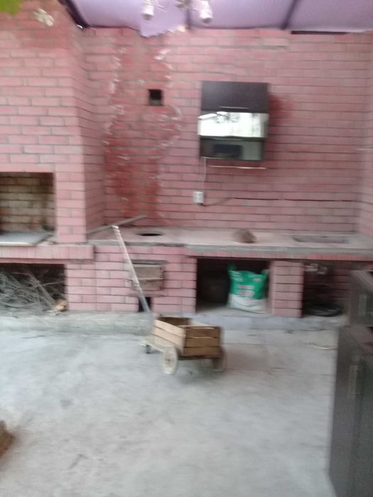 Меняю свою большую дом-дачу в 2 этажа 250 кв.м.10 соток.На квартиру