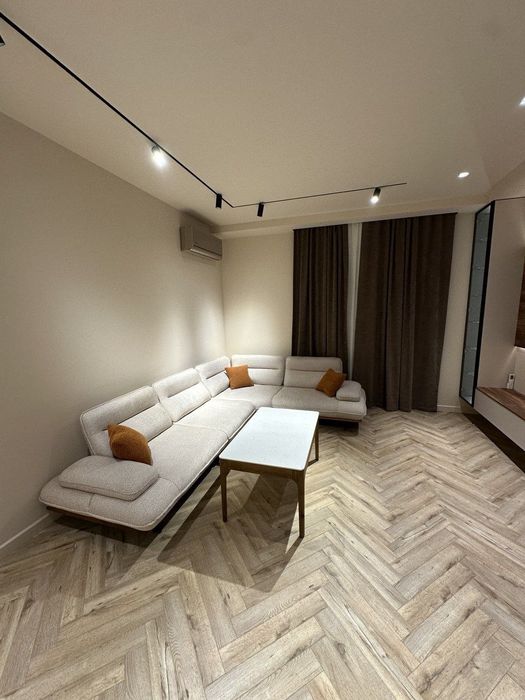 Аренда, Сдается квартира  2 комнатная с евро ремонтом  IT парк