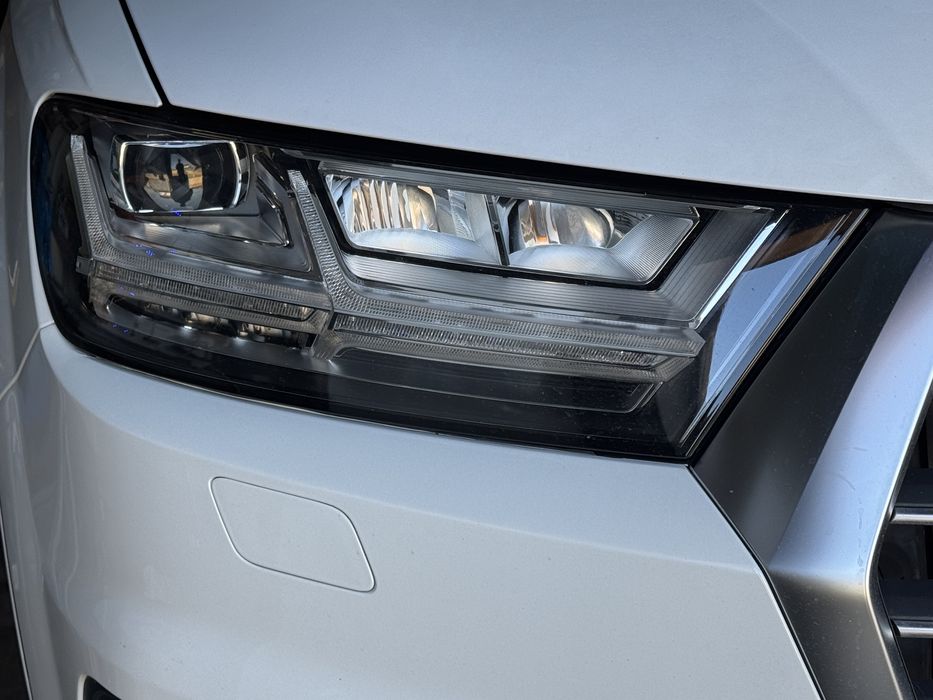 Audi Q7 4M LED фарове 4M0941034B 4M0941033B
