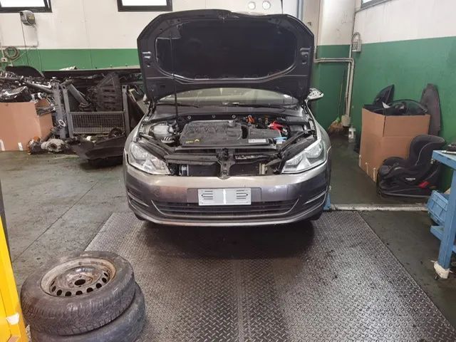 dezmembrez golf vii 1.6 tdi , an 2012 , cod motor clh