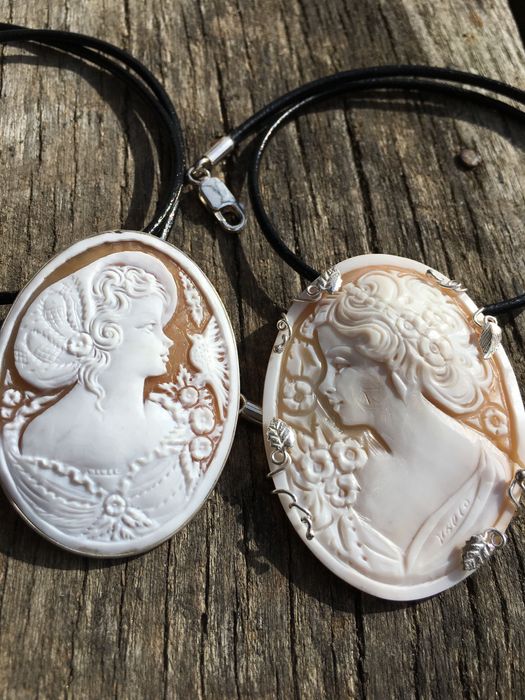 Изящна камея, сребърен обков 2 бр