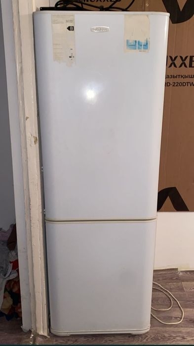 Холодильник бу продам