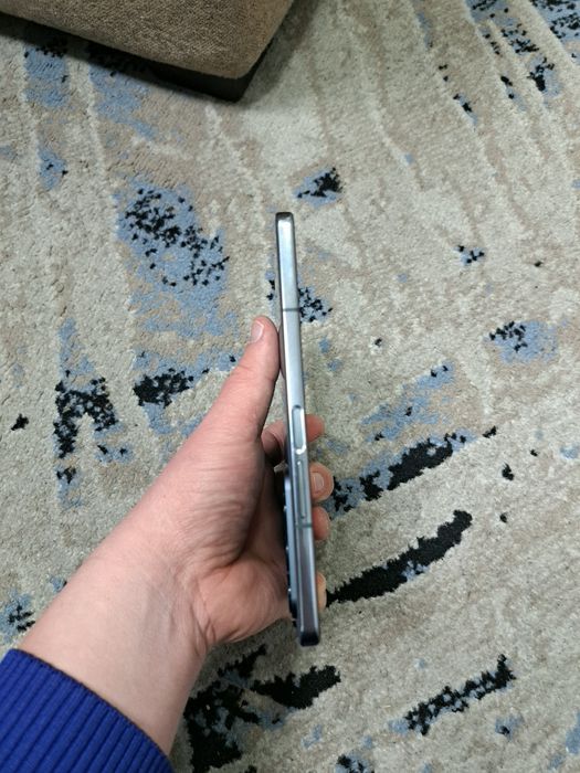 Samsung Z Fold4 xotirasi 8/256GB