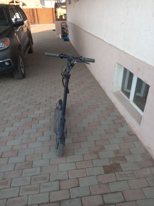 Продам электросамокат Ninebot kickscooter max g30 оригинал