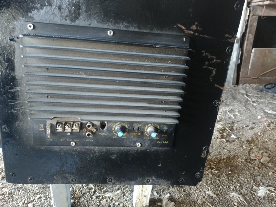 Продам сабуфер играет хорошо