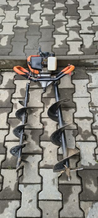 Închiriez moto burghiu burghiu pamant  închiriez betoniera