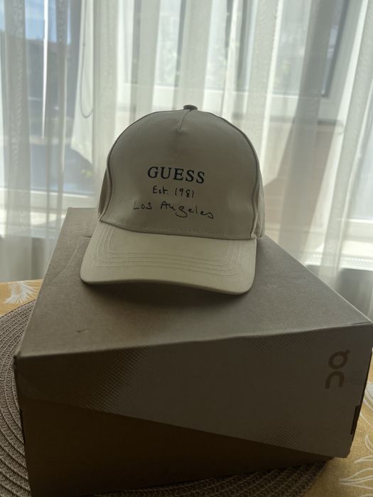 Sapca Guess dama