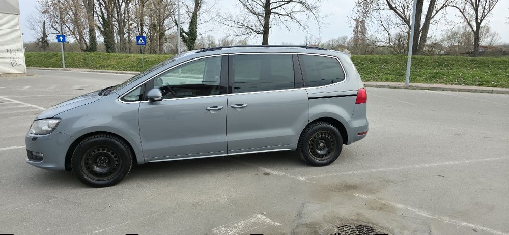Vând Volkswagen Sharan