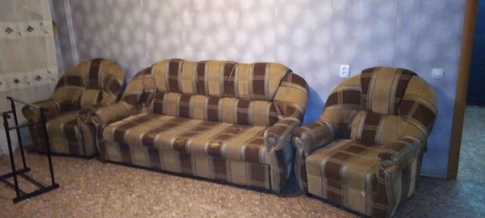 Диван , кресла в хорошем состоянии