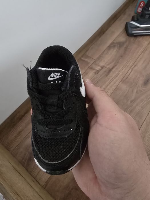 Nike air max black and white