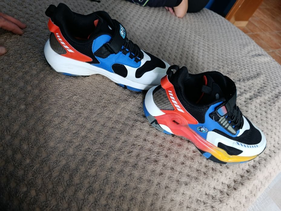 Юношески маратонки Анди студио.