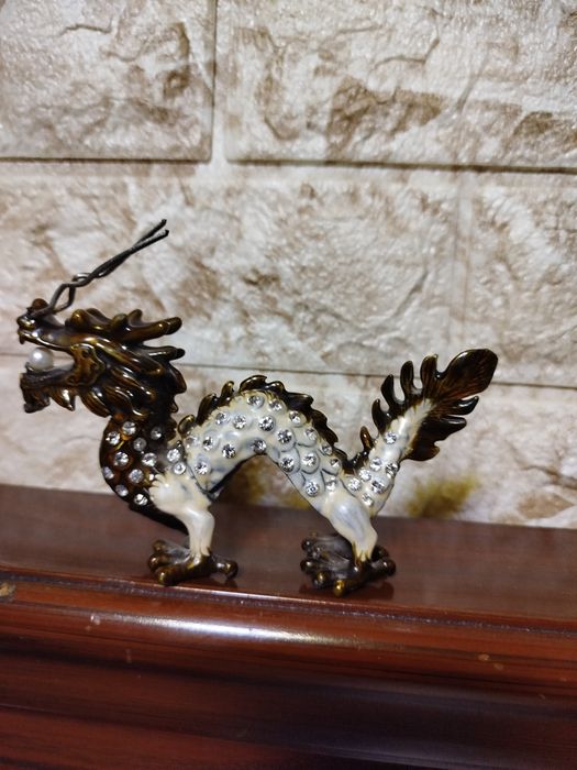 Сувинер не обичный дракончик продаю