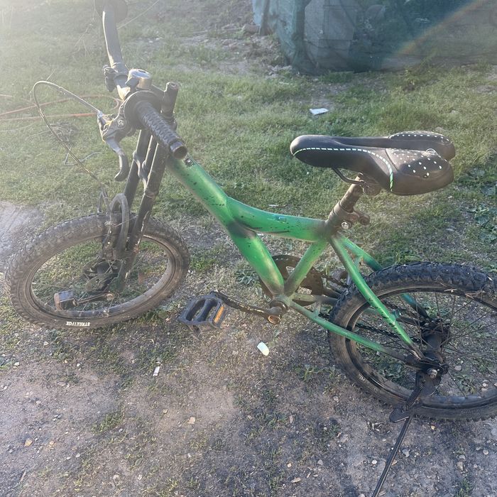 Vind bicicleta pentru copil
