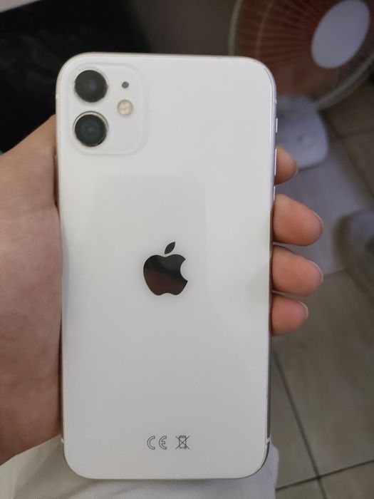 iPhone 11 телефон
