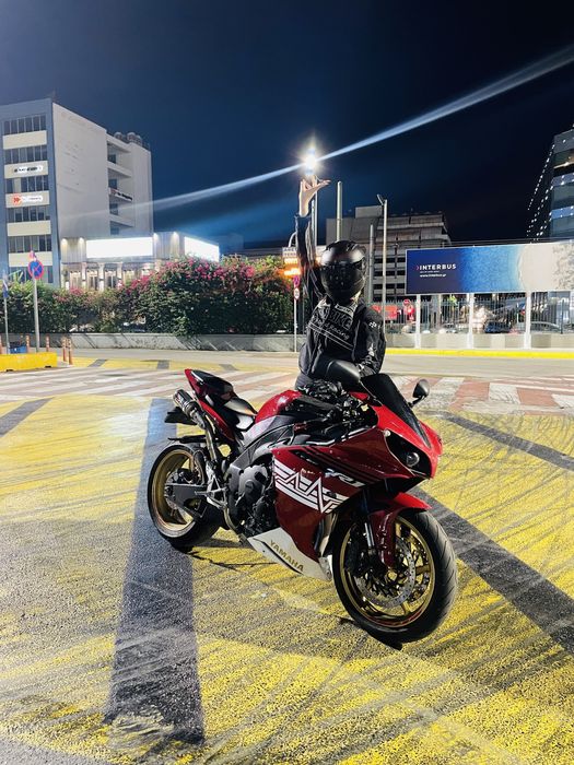 Yamaha R1 Big Bang