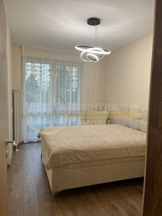 Дава се под наем Тристаен апартамент в София, Зона Б-18 - 100 кв.м за 920 € - Снимка #3