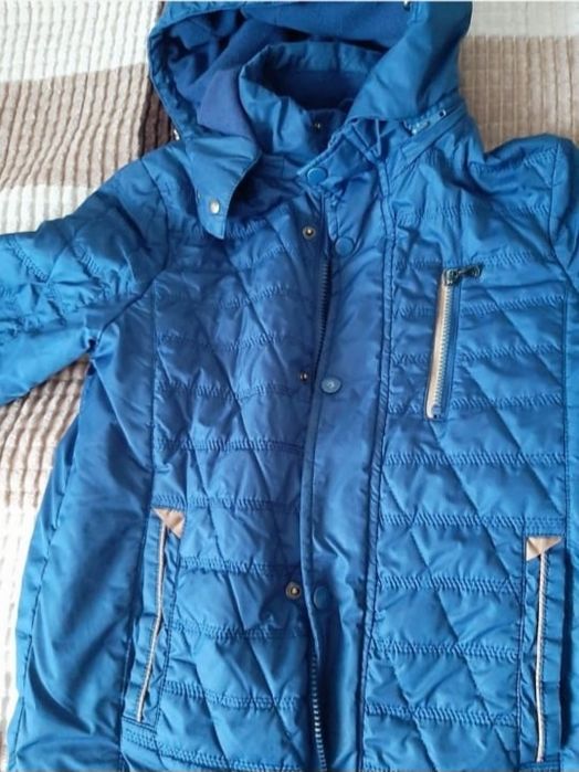 Продам куртку на мальчика