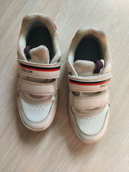 Обувки GEOX,32 номер-20лв.