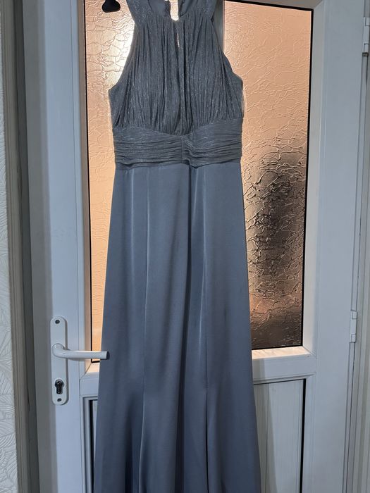 Официална рокля