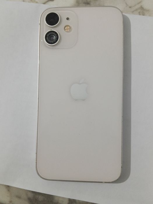 iPhone 12 mini..
