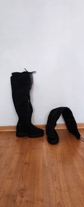 Cizme negre piele intoarsa