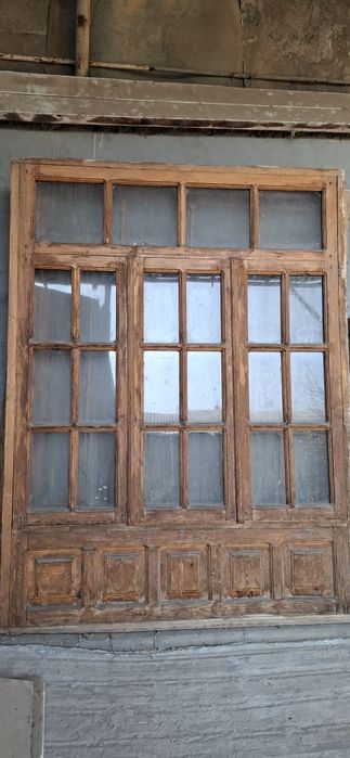 Ром эшик сотилади