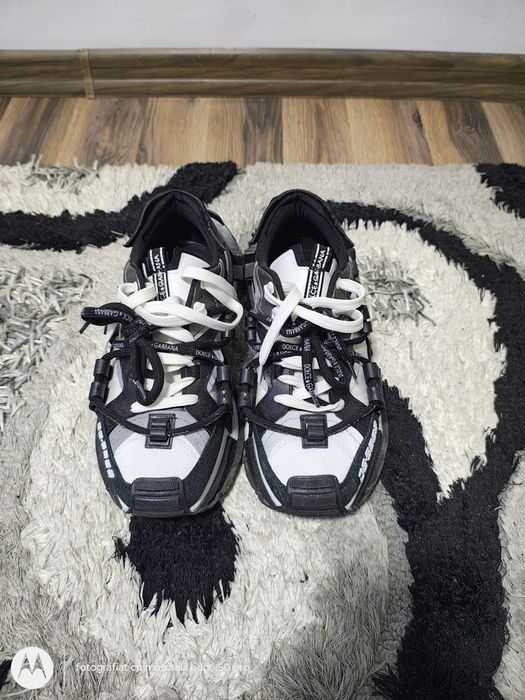 Adidași de vânzare