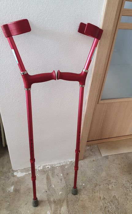 Vand carje ortopedice / medicale