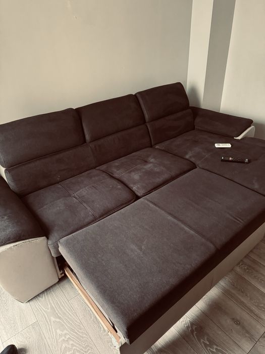 Coltar extensibil/ Masa cu scaune