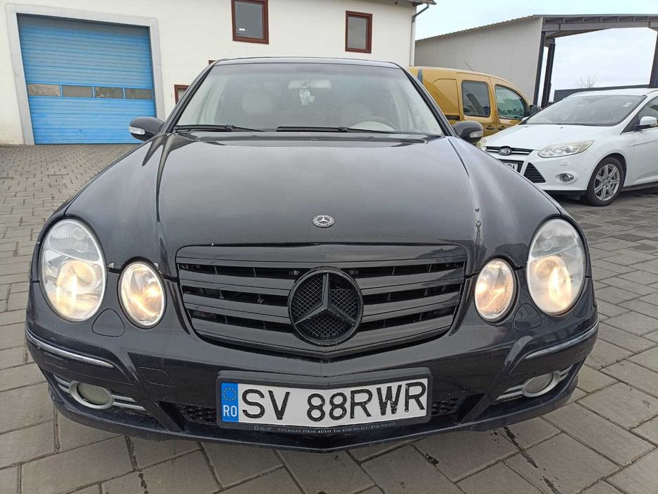 Mercedes / E220 / CDI an 2003Manuala