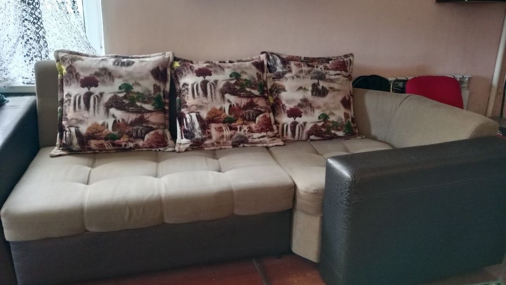 Продаётся диван угловой